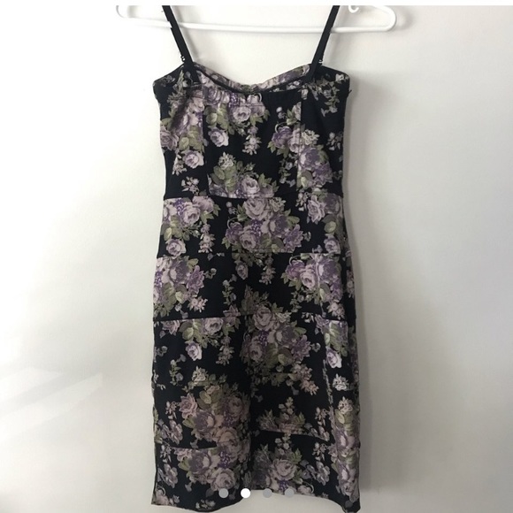 Aritzia Bodycon Dress - Picture 2 of 4